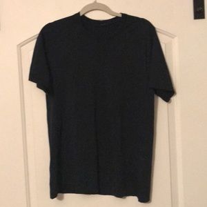 Men’s dark green Lululemon tshirt medium